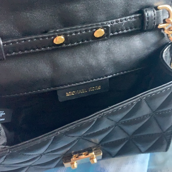 Michael Kors Crossbody - Picture 4 of 4